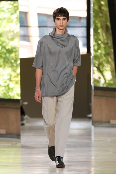 Look 49